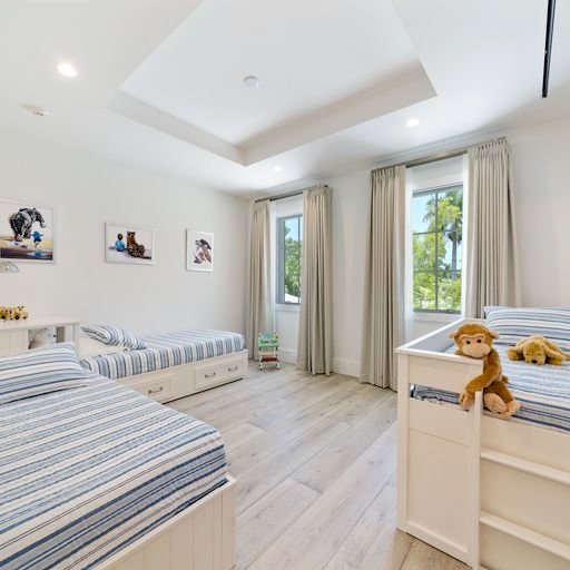 Giannino 220 Hardwood Floor